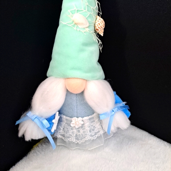 Beach Ready Gnomes - Picture 4 of 6